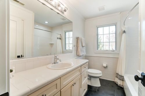 7375 Cayuga Dr, Cincinnati OH  45243-3540 exterior