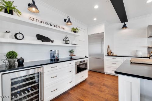 820 Mandalay Bch Rd, Oxnard CA 93035-1078 exterior