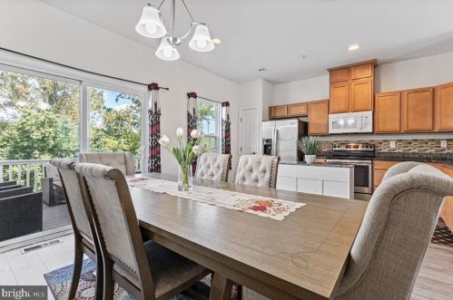 1821 Honeysuckle Ct, Downingtown PA  19335-7202 exterior