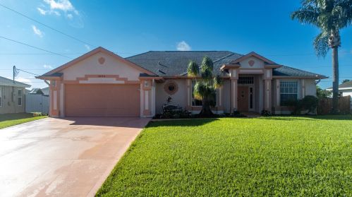 1074 Liberty Ave, Fort Pierce, FL 34953-3657
