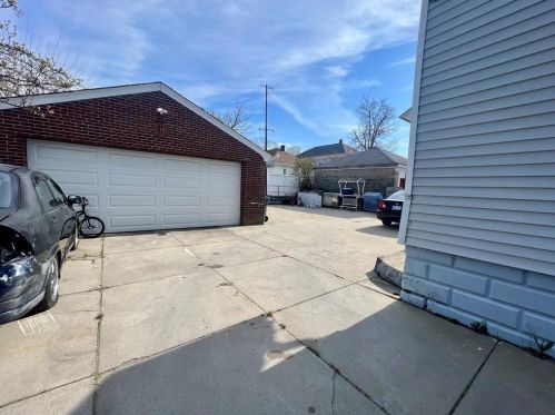 192 Sterling Ave, Providence, RI 02909-3850