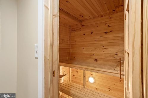 848 Riverside Ave, Trenton NJ 08618-5318 exterior