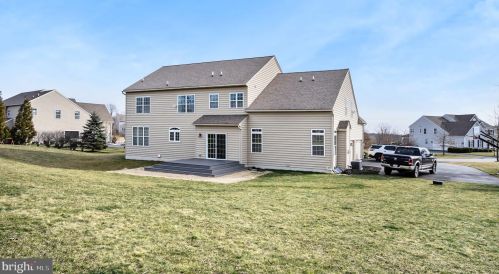 42 Colleen Cir, Downingtown PA  19335-4935 exterior