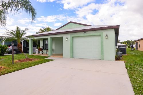 42 Verde Vis, Fort Pierce, FL 34951-2821