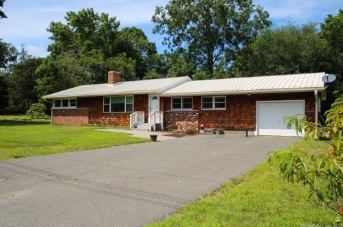 51 Monroe St, Waterford, CT 06385-2350