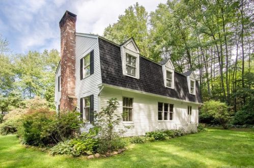 212 Newgate Rd, East Granby, CT 06026-9557