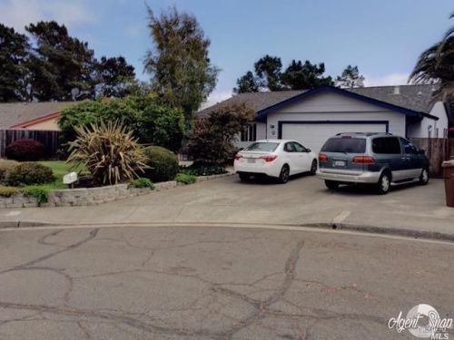 212 Eaton Ct, Benicia, CA 94510-1510