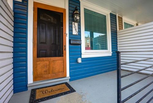 4042 Howley St, Pittsburgh, PA 15224-1438