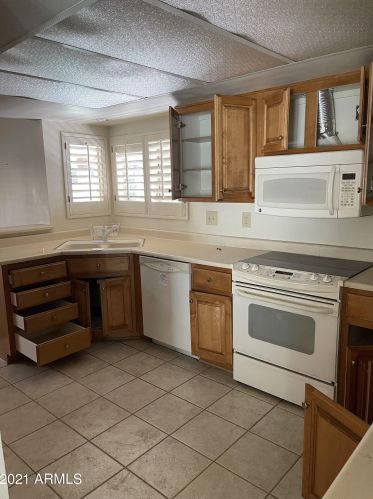 26037 Hollygreen Dr, Chandler AZ  85248-7254 exterior