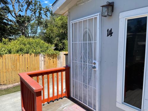 14 Ellie Dr, Santa Rosa CA  95403-1111 exterior