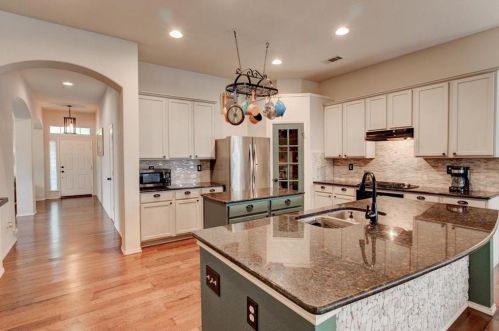 9020 Wheatfield Trl, Fort Worth TX  76179-8154 exterior