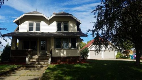 314 1st St, Hayfield, MN 55940-8822