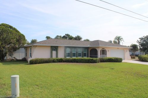 1213 3rd St, Lehigh Acres, FL 33936-5294