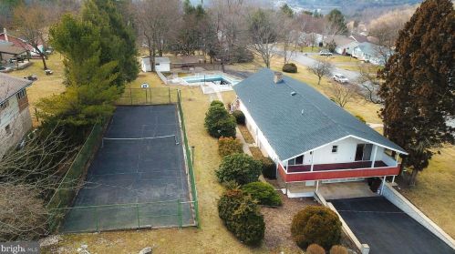 671 Mill St, Palmerton PA  18071-9770 exterior
