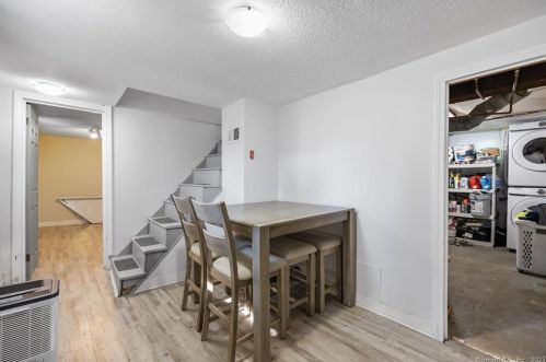 38 Violet St, Windsor CT 06095-4308 exterior