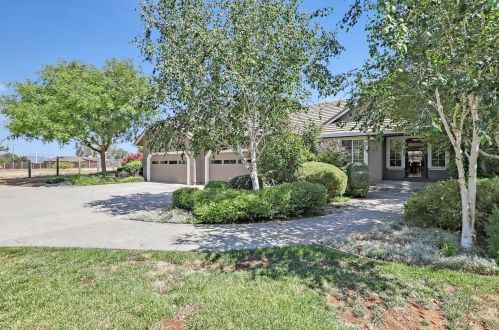 10000 Walter Welsher Ct, Gilroy CA  95020-9704 exterior