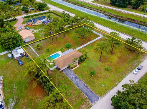 16790 Cheltenham Dr, Town Of Loxahatchee Groves, FL 33470-3707