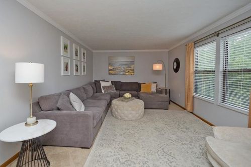 6733 Elk Rush Dr, Imperial, PA 15126-9208
