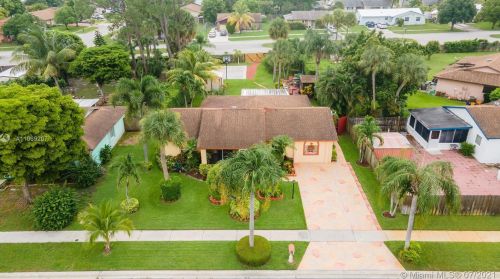1110 Cameo Cir, West Palm Beach, FL 33417-5418