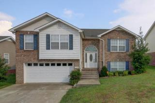 1593 Buchanon Dr, Clarksville, TN 37042-3392