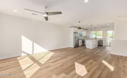 3616 12 St, Phoenix AZ 85024-1762 exterior