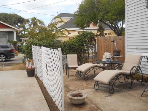 2201 33 St, Galveston TX 77550-7506 exterior