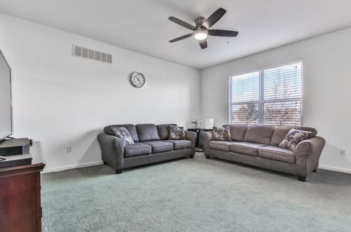 959 King Way, Breinigsville PA  18031-1484 exterior