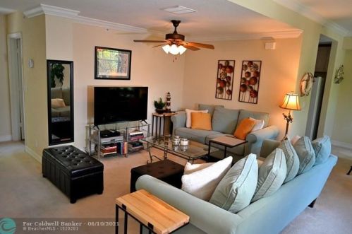 611 N St, West Palm Beach, FL 33401-6614