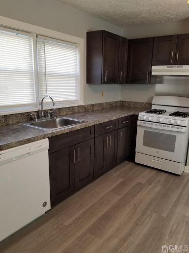 179 Fulton St, Woodbridge, NJ 07095-2619