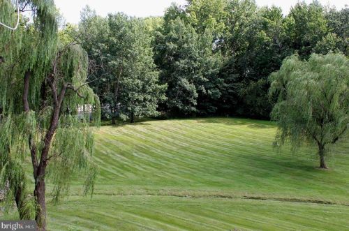 17 Mendrey Ct, Lawrence Township NJ  08648-2661 exterior