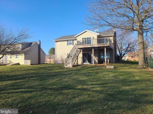 212 Jennifer Ln, Ephrata PA  17522-9753 exterior