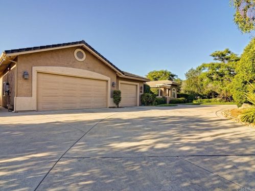 2254 Running Mare Ln, Alpine, CA 91901-1483