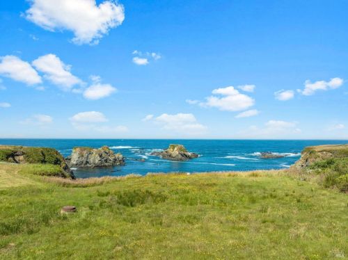 45465 Caspar Dr, Mendocino CA  95460-9727 exterior