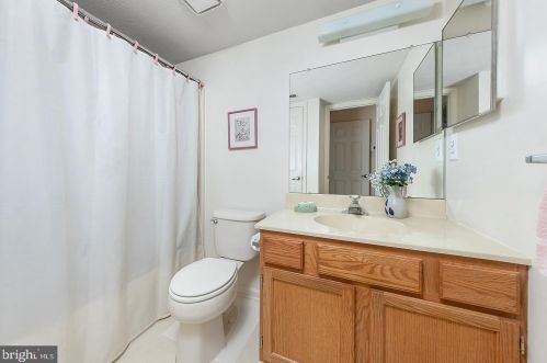 716 Cascade Dr, Mount Laurel NJ  08054-4956 exterior