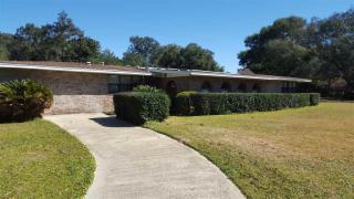 8 Manor Dr, Pensacola, FL 32507-3258