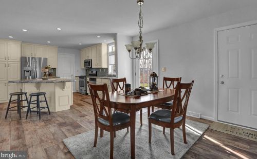 5 Laurie Dr, Lees Cross Roads PA  17257-8150 exterior