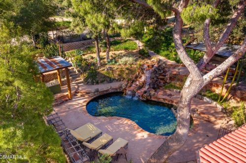 7696 Lilac Ln, Simi Valley, CA 93063-4903