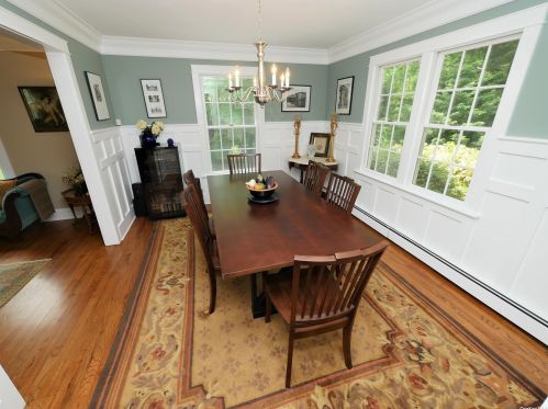 28 Little Harbor Rd, Mount Sinai NY  11766-1208 exterior