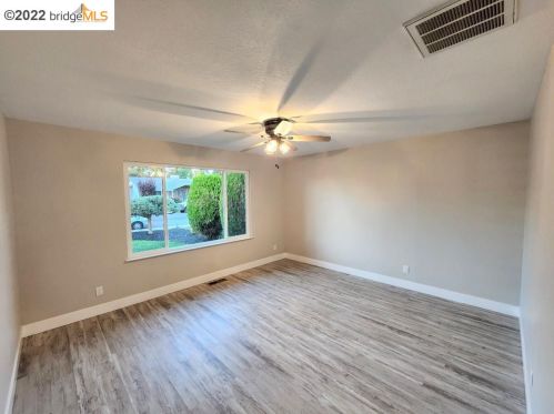 1728 Vine St, Lodi CA  95240-4853 exterior