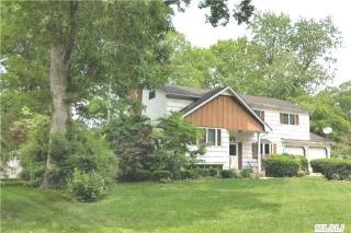 236 Bow Dr, Smithtown, NY 11787-5320