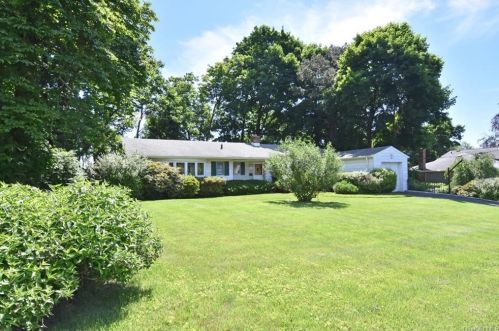 58 Surrey Way, White Plains, NY 10607-1720