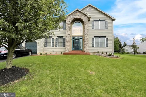 129 Kensington Blvd, Blandon, PA 19510-9518