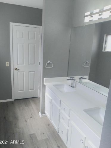 1569 Torrey Pines Ln, Chandler AZ  85249-8523 exterior