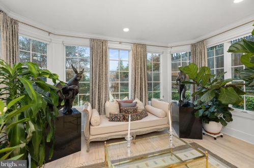 3210 R St, Washington DC  20024-3419 exterior