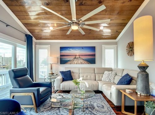 720 Matanzas Ct, Fort Myers Beach FL  33931-2120 exterior