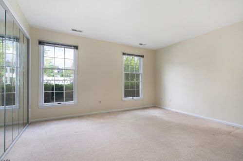 279 Kingbird Ct, Three Bridges NJ  08887-2129 exterior