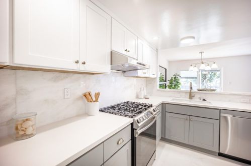 2408 Emily Ln, South San Francisco CA  94080-5263 exterior