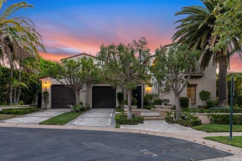 22 Scenic Blf, Newport Beach, CA 92657-2103