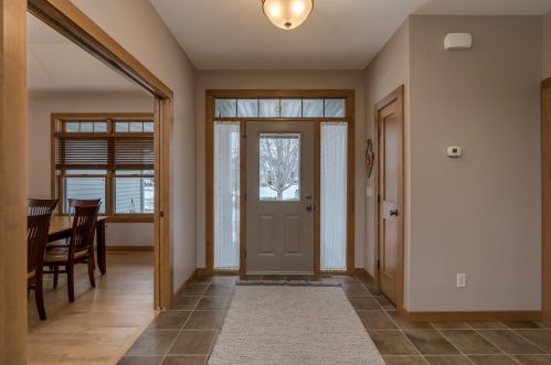 141 Hidden Oaks Cir, Mankato, MN 56001-5274