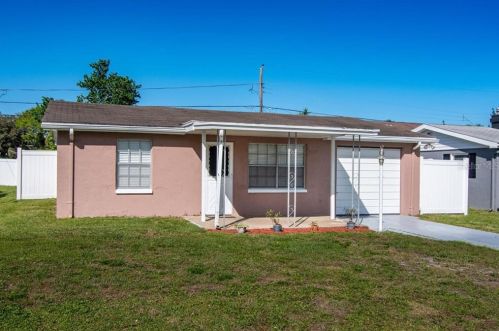 1913 Knollwood Dr, Tarpon Springs, FL 34690-5522
